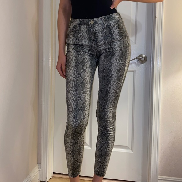 Bagatelle NYC Snake Skin Jeans - Picture 6 of 7